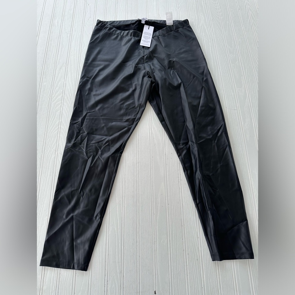 Yesta faux black shiny‎ leggings size 14,16,18,20,22/24
